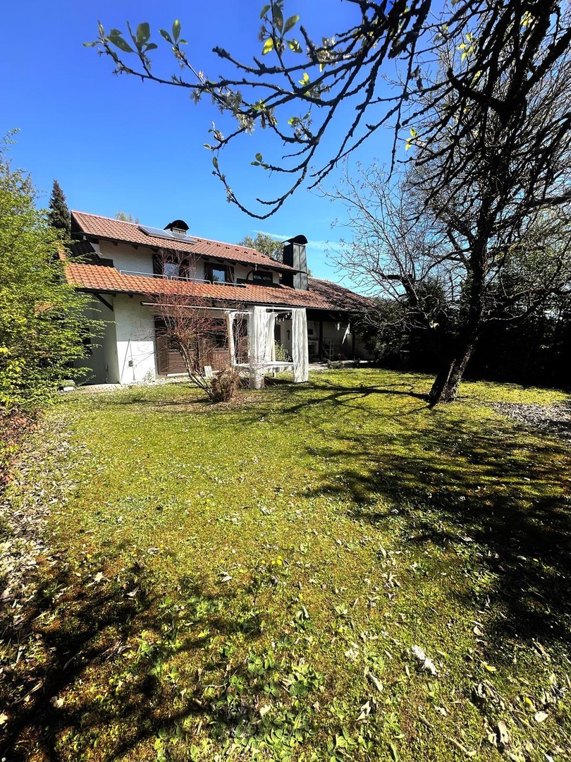 Großzügiges Einfamilienhaus in toller Lage mit Garten, Terrasse und viel Privatsphäre