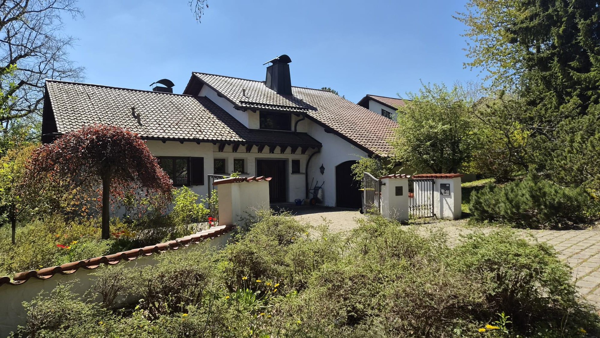 Großzügiges Einfamilienhaus in toller Lage mit Garten, Terrasse und viel Privatsphäre – Coburg – Vorschaubild 3
