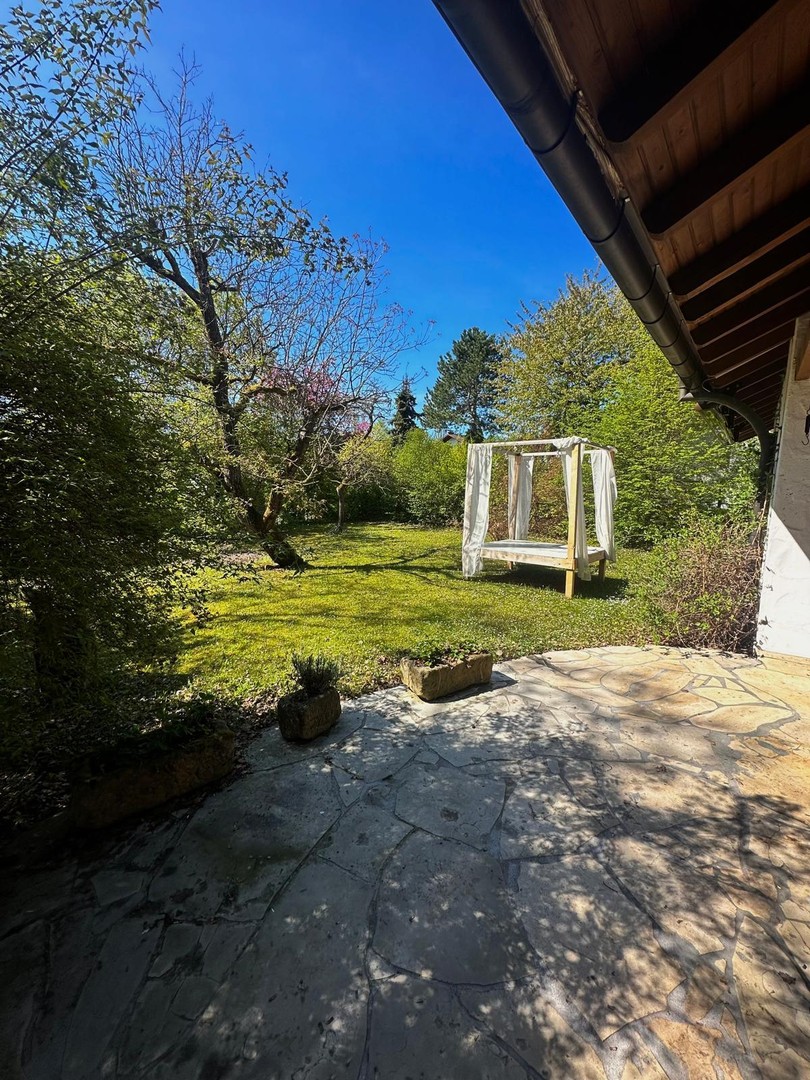 Großzügiges Einfamilienhaus in toller Lage mit Garten, Terrasse und viel Privatsphäre – Coburg – Vorschaubild 6
