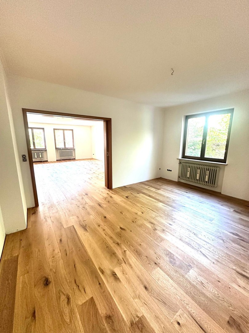 Großzügiges Einfamilienhaus in toller Lage mit Garten, Terrasse und viel Privatsphäre – Coburg – Vorschaubild 9