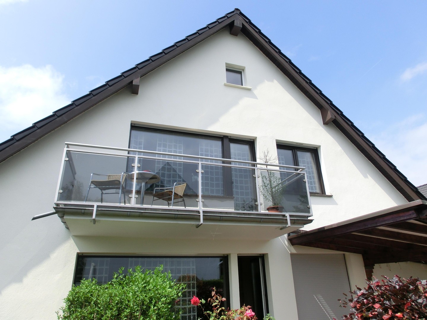 Lichtdurchflutete 2-Zimmer-Wohnung mit Einbauküche in 2-Familienhaus – Köln – Vorschaubild 11