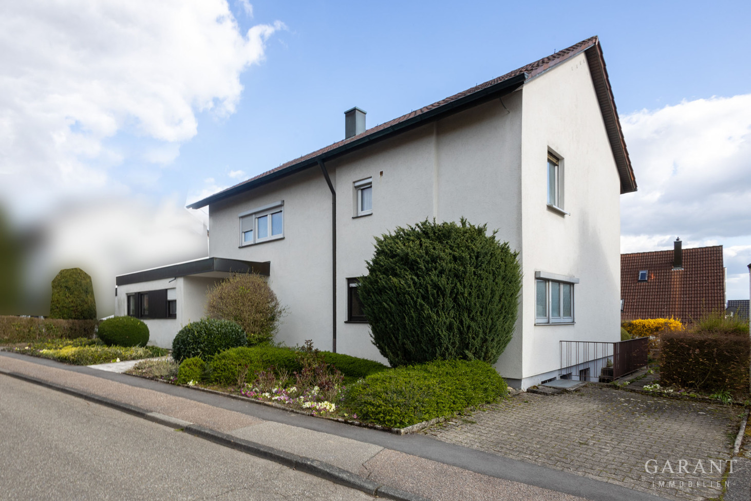 Großes Einfamilienhaus mit toller Architektur in Bestlage von Öhringen – Öhringen – Vorschaubild 2