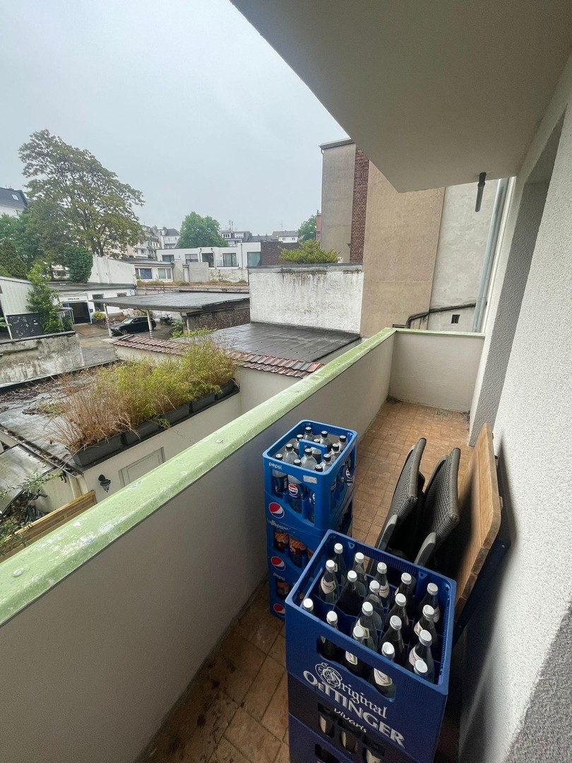 Renovierte 2-Zimmer-Wohnung mit Balkon, Aufzug & Einbauküche in zentraler Lage von Düsseldorf – Düsseldorf – Vorschaubild 2