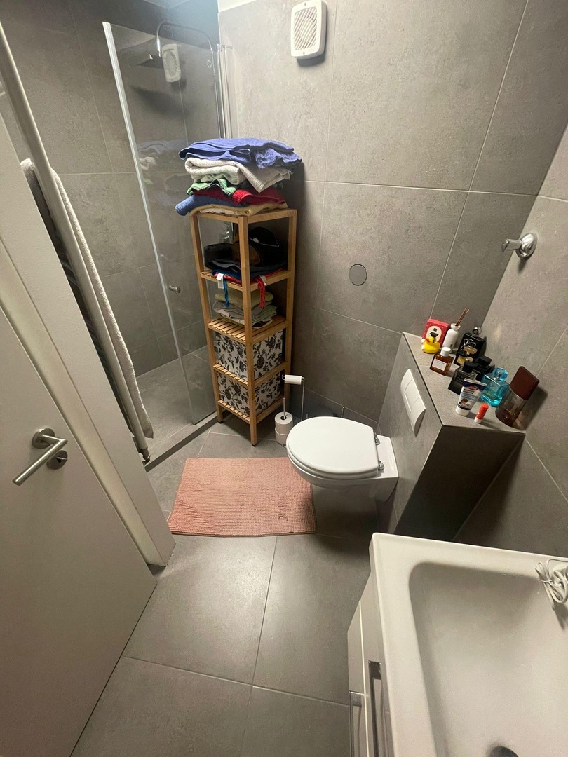 Renovierte 2-Zimmer-Wohnung mit Balkon, Aufzug & Einbauküche in zentraler Lage von Düsseldorf – Düsseldorf – Vorschaubild 5