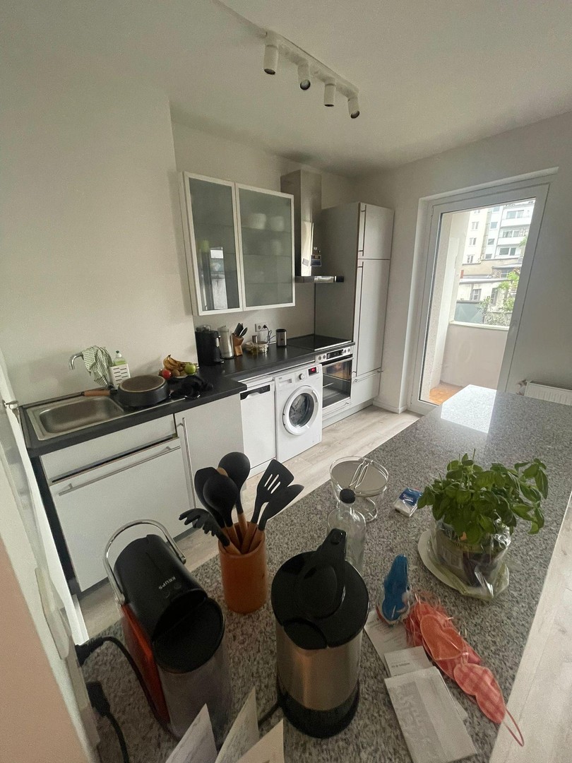 Renovierte 2-Zimmer-Wohnung mit Balkon, Aufzug & Einbauküche in zentraler Lage von Düsseldorf – Düsseldorf – Vorschaubild 10