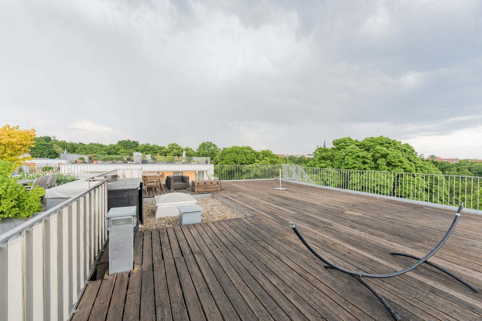 Penthouse appartment mit großer Dachterasse (möbliert) – Berlin – Vorschaubild 14