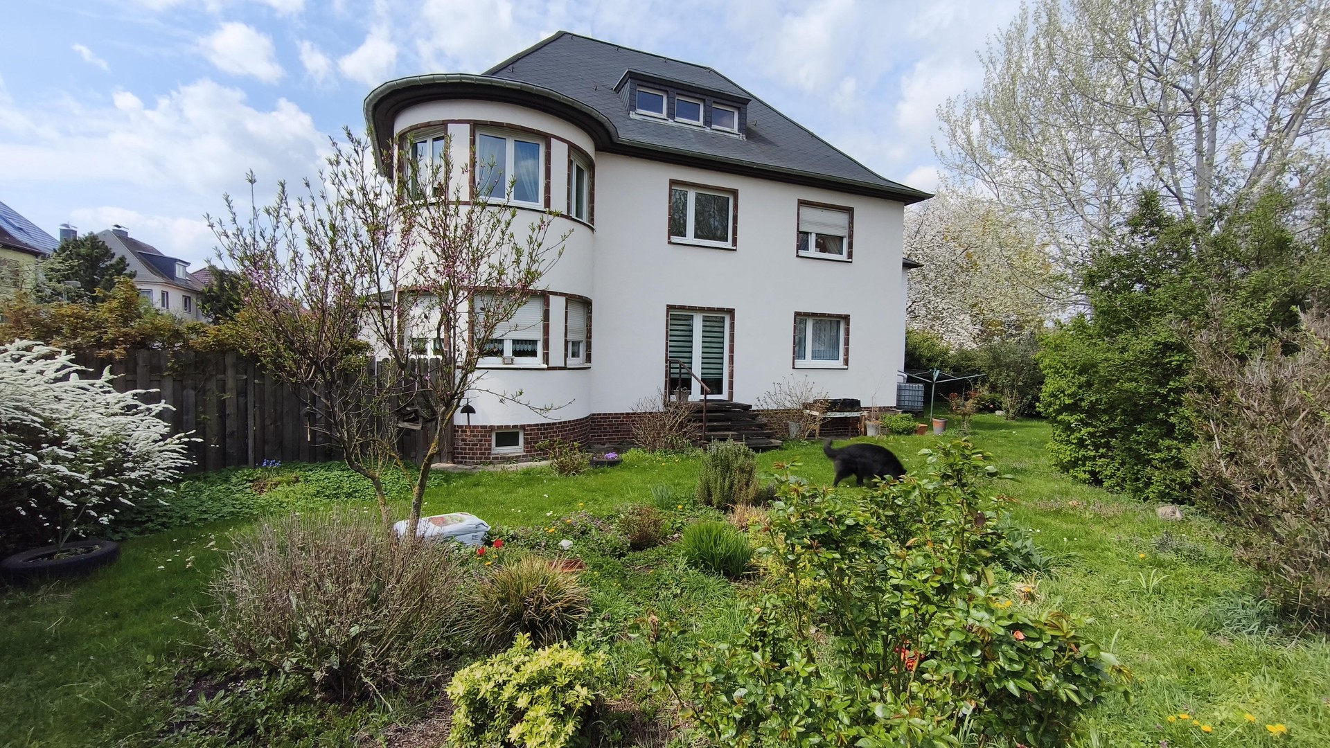 Mehrfamilienhaus, Wohn- und Investitionsobjekt mit Entwicklungspotenzial, provisionsfrei, leer