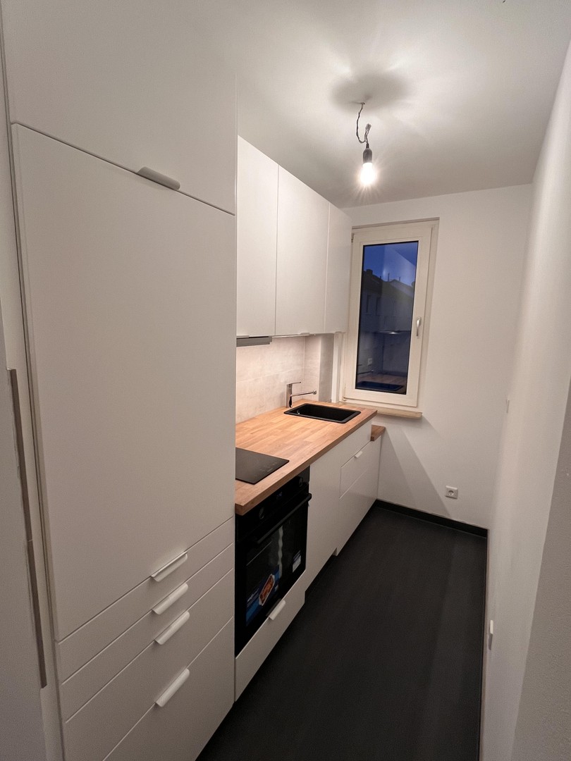 Umfangreich sanierte, helle Wohnung mit Balkon (EK,Waschmaschine,Keller) – Düsseldorf – Vorschaubild 6