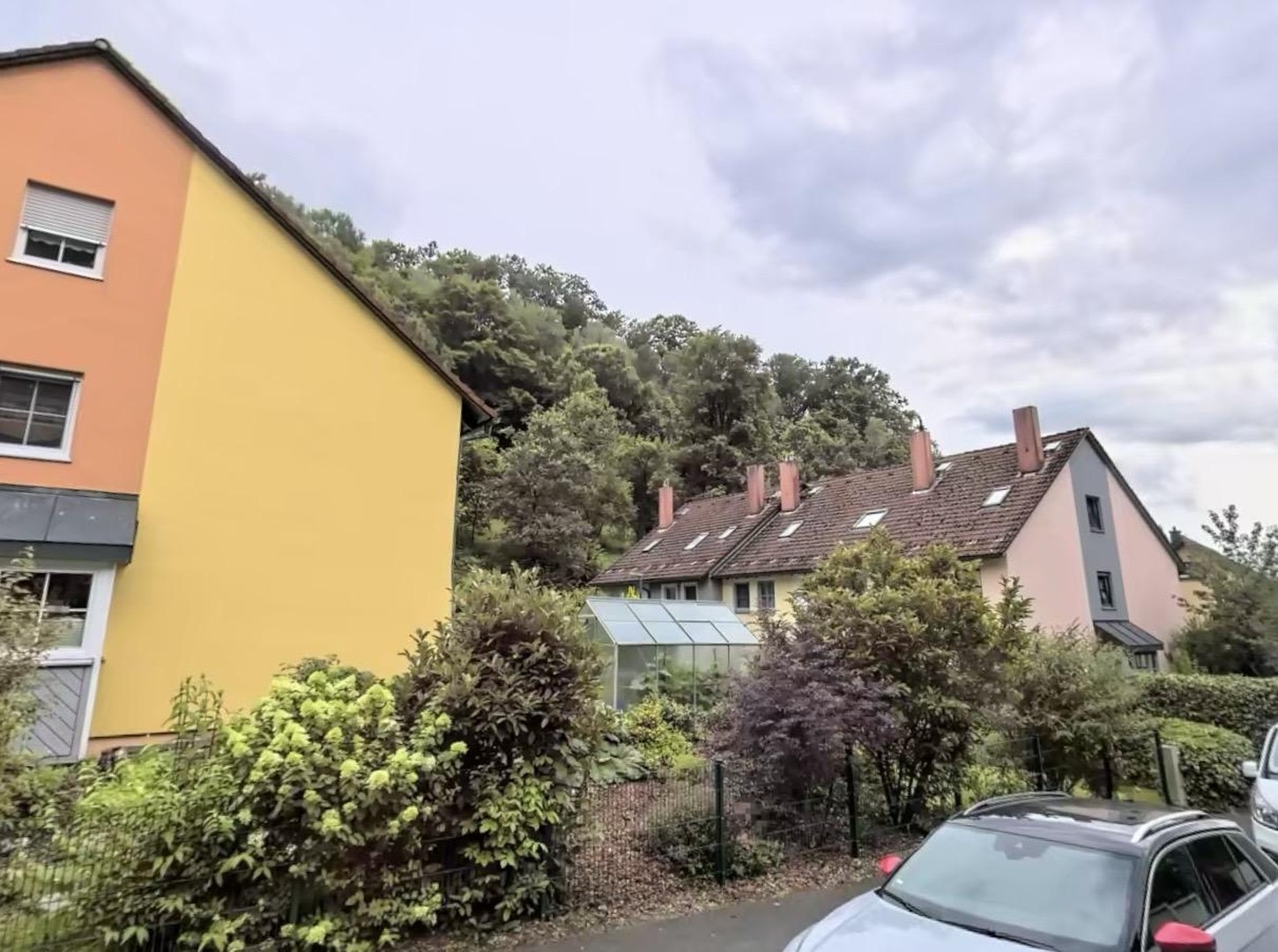 Gepflegtes Reiheneckhaus am ruhigen Stadtrand aber dennoch zentral – Kulmbach – Vorschaubild 2