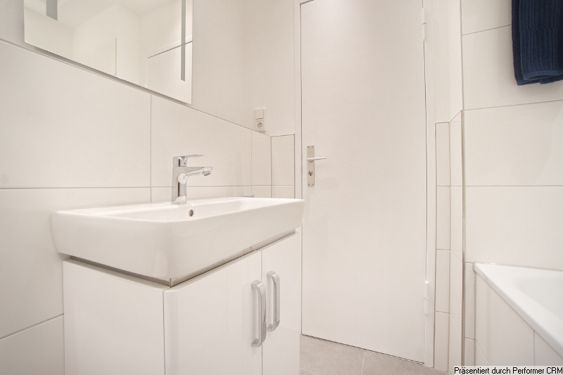 Neu möblierte 2-Zimmer-Wohnung mit Terrasse und Internetzugang im Stadtteil Pempelfort. am Hofgarten. – Düssedorf – Vorschaubild 7