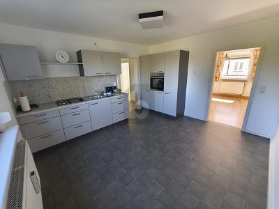 WOHNEN UND VERMIETEN MIT GARTEN UND GARAGE – Coburg – Vorschaubild 3
