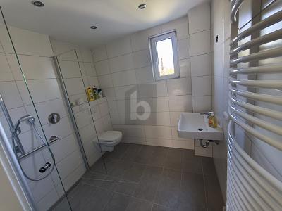 WOHNEN UND VERMIETEN MIT GARTEN UND GARAGE – Coburg – Vorschaubild 4