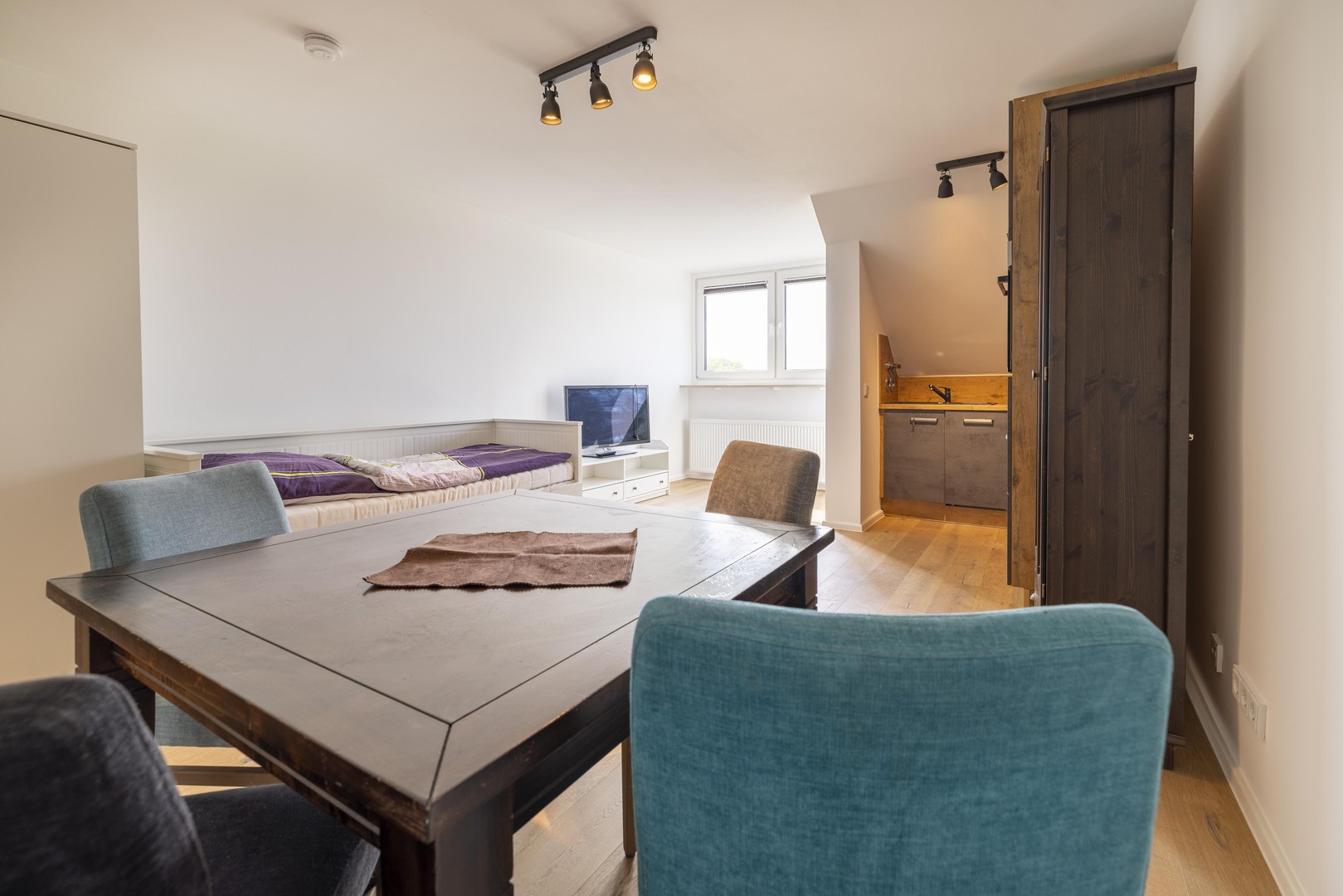 Vollmöbliertes Apartment mit Stadionblick in der Grünwalder Straße