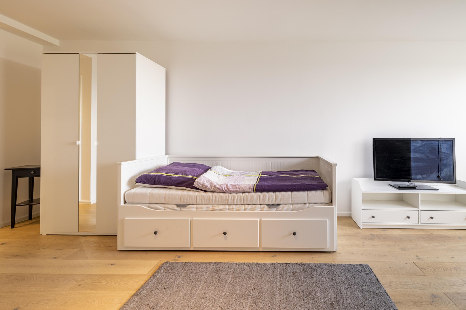 Vollmöbliertes Apartment mit Stadionblick in der Grünwalder Straße – München – Vorschaubild 7