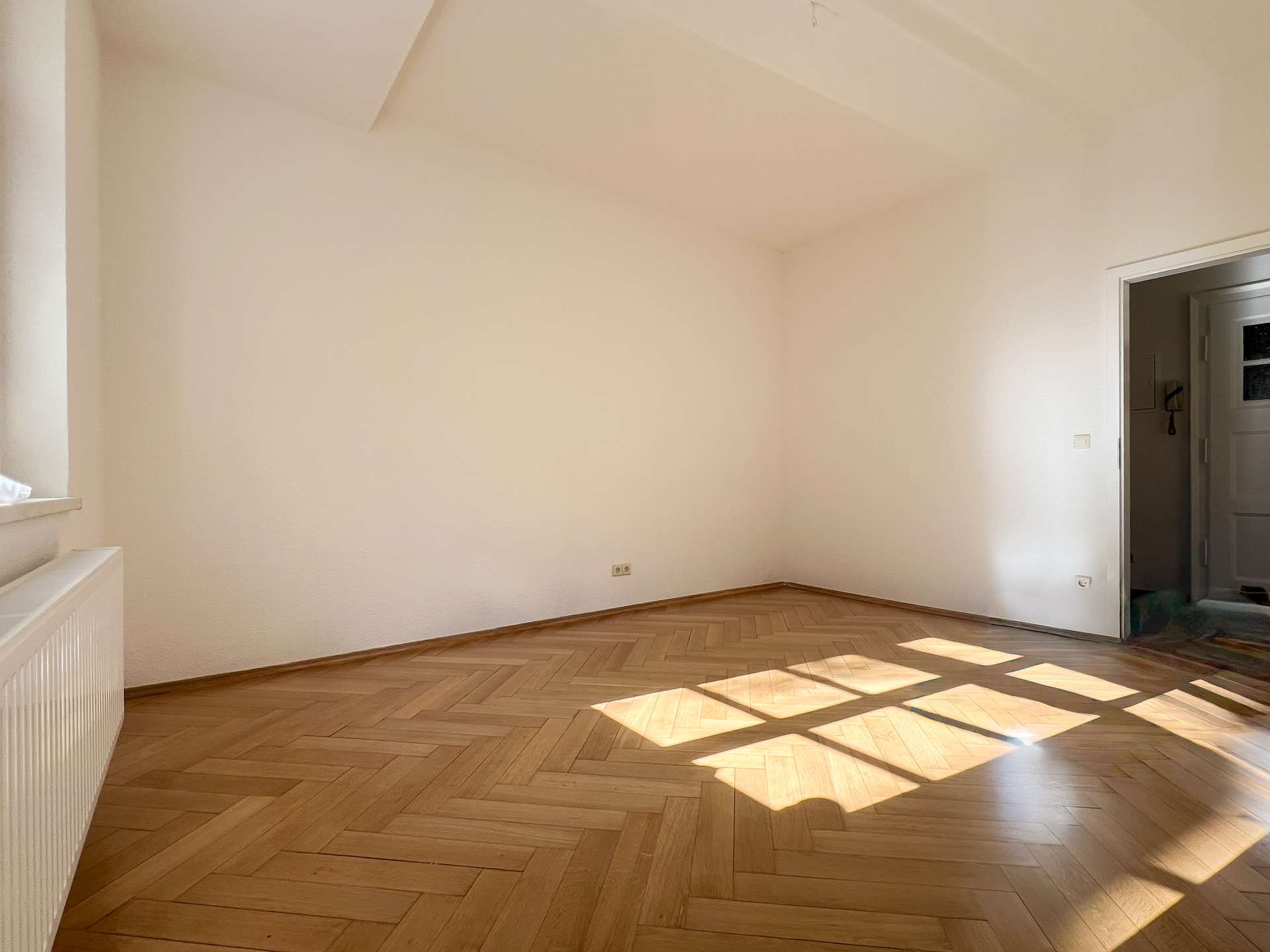 Helle 3-RW frisch saniert | Fischgrätenparkett | *sofort bezugsfrei* – Leipzig – Vorschaubild 5