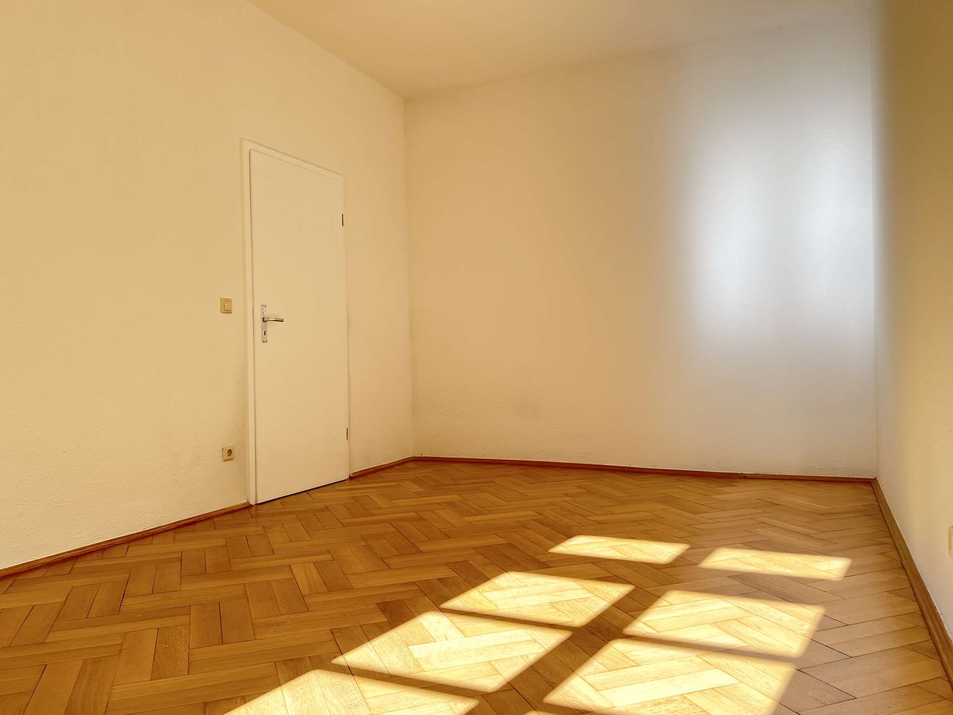 Helle 3-RW frisch saniert | Fischgrätenparkett | *sofort bezugsfrei* – Leipzig – Vorschaubild 7