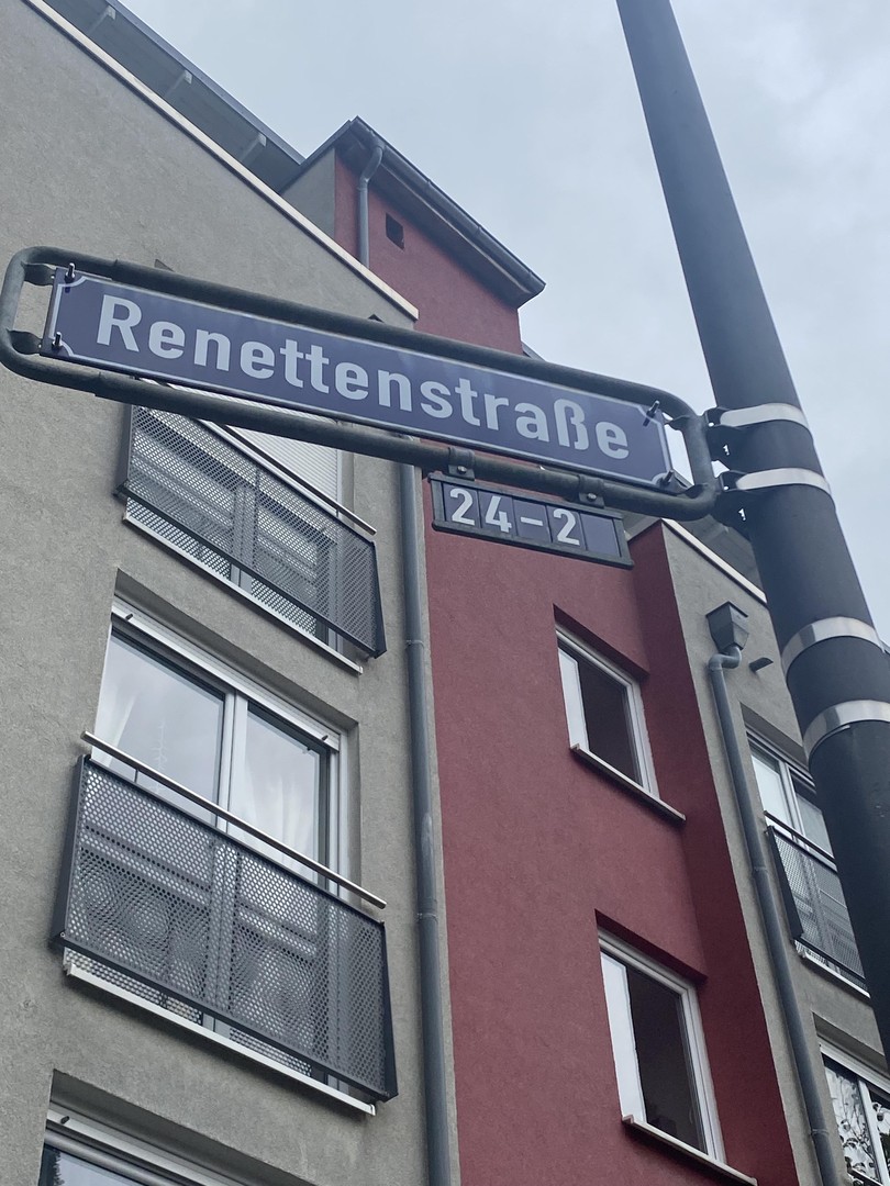 Sonnige Penthousewohnung mit Küche - 3 ZKB mit Terrasse, Keller und 2 x Stellplatz – Frankfurt – Vorschaubild 3