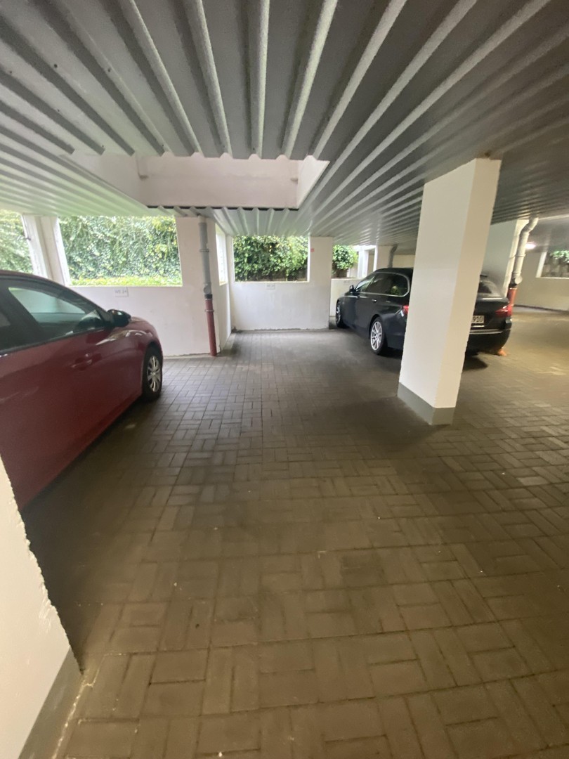 Sonnige Penthousewohnung mit Küche - 3 ZKB mit Terrasse, Keller und 2 x Stellplatz – Frankfurt – Vorschaubild 5