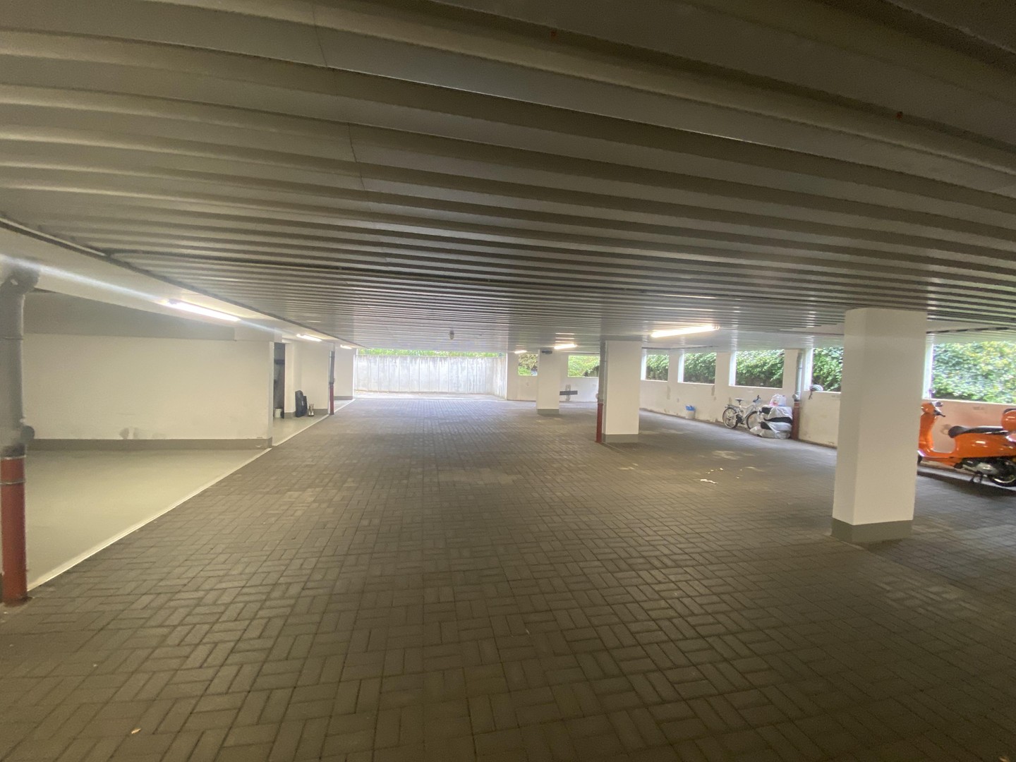 Sonnige Penthousewohnung mit Küche - 3 ZKB mit Terrasse, Keller und 2 x Stellplatz – Frankfurt – Vorschaubild 6