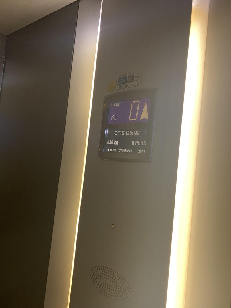 Sonnige Penthousewohnung mit Küche - 3 ZKB mit Terrasse, Keller und 2 x Stellplatz – Frankfurt – Vorschaubild 10