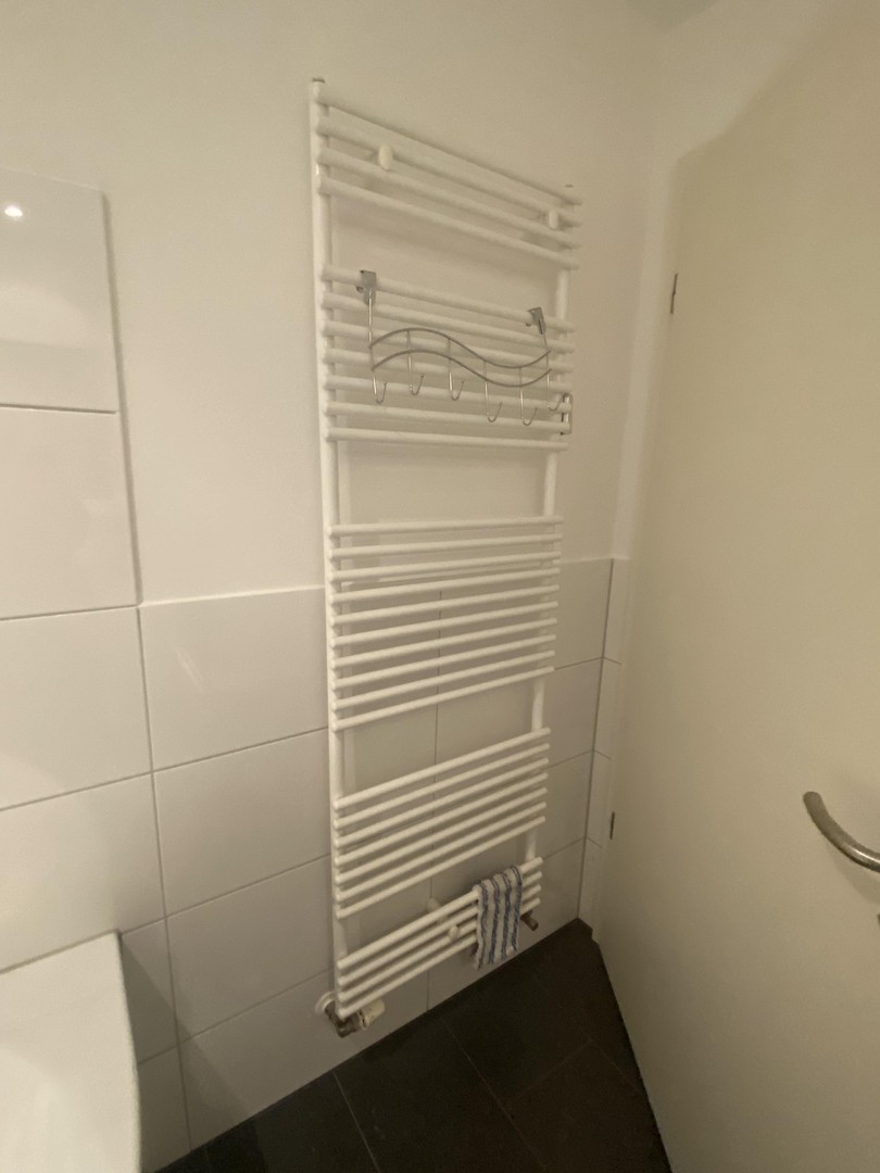 Sonnige Penthousewohnung mit Küche - 3 ZKB mit Terrasse, Keller und 2 x Stellplatz – Frankfurt – Vorschaubild 15