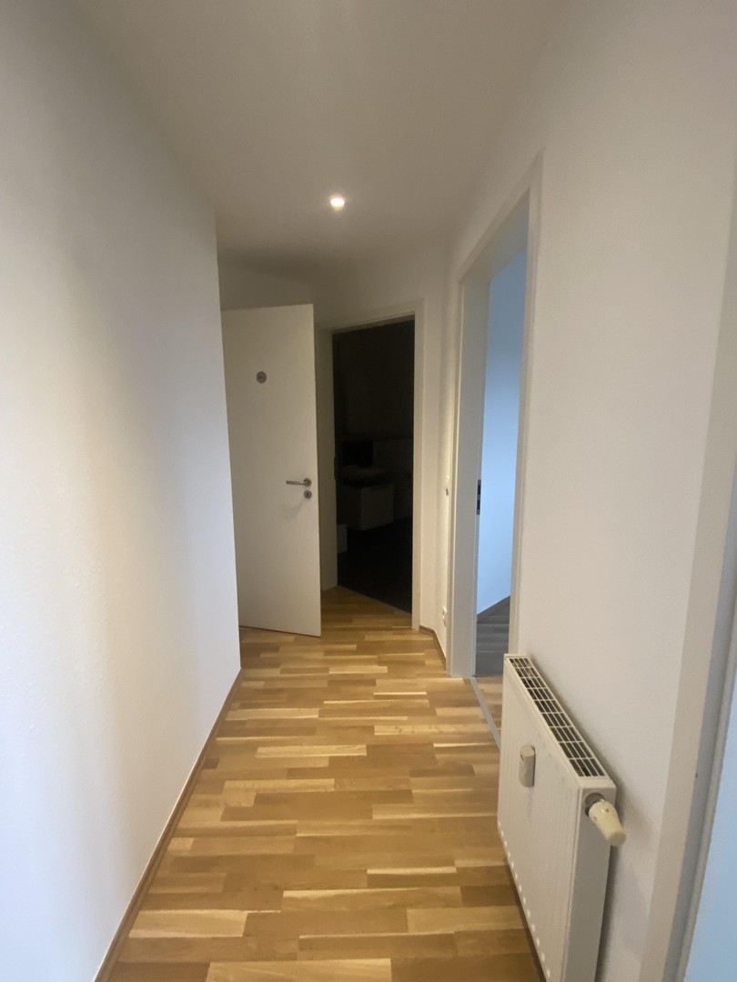 Sonnige Penthousewohnung mit Küche - 3 ZKB mit Terrasse, Keller und 2 x Stellplatz – Frankfurt – Vorschaubild 19