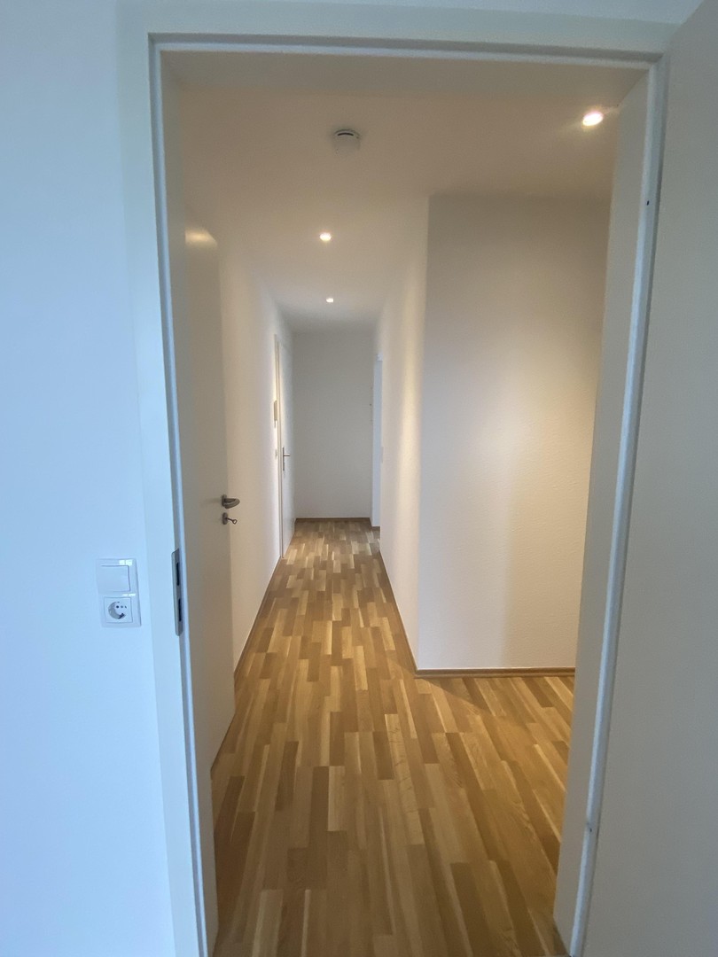 Sonnige Penthousewohnung mit Küche - 3 ZKB mit Terrasse, Keller und 2 x Stellplatz – Frankfurt – Vorschaubild 20