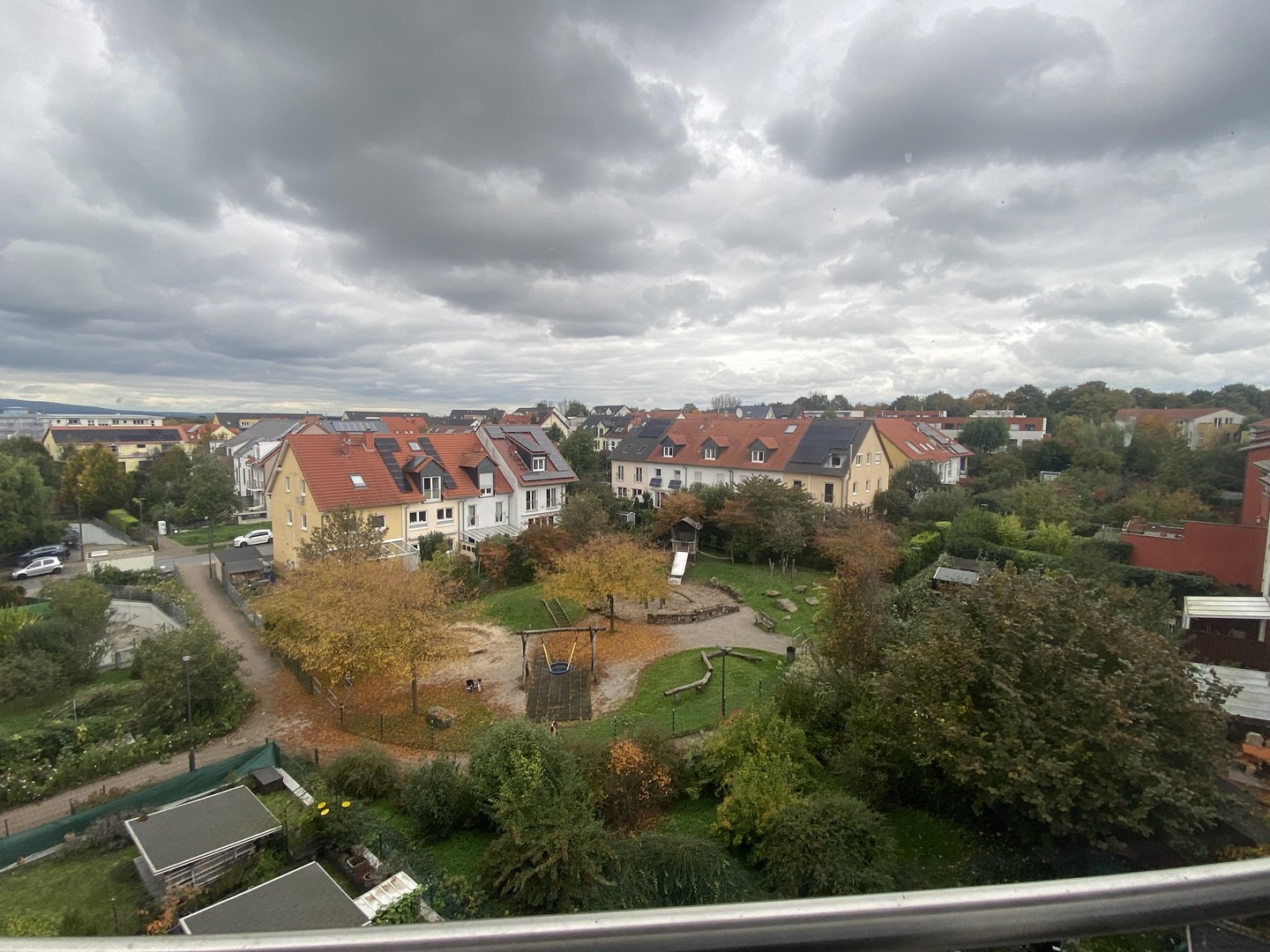 Sonnige Penthousewohnung mit Küche - 3 ZKB mit Terrasse, Keller und 2 x Stellplatz – Frankfurt – Vorschaubild 21