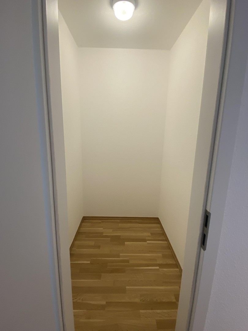 Sonnige Penthousewohnung mit Küche - 3 ZKB mit Terrasse, Keller und 2 x Stellplatz – Frankfurt – Vorschaubild 23
