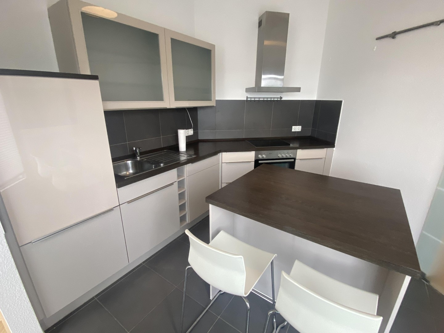 Sonnige Penthousewohnung mit Küche - 3 ZKB mit Terrasse, Keller und 2 x Stellplatz – Frankfurt – Vorschaubild 25