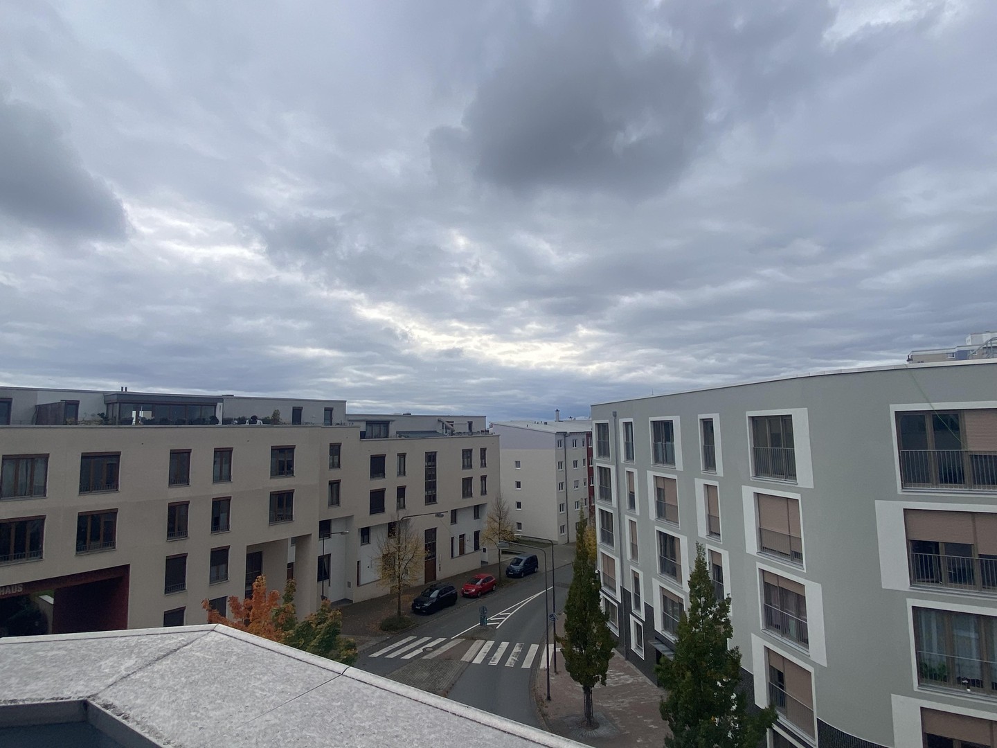 Sonnige Penthousewohnung mit Küche - 3 ZKB mit Terrasse, Keller und 2 x Stellplatz – Frankfurt – Vorschaubild 32