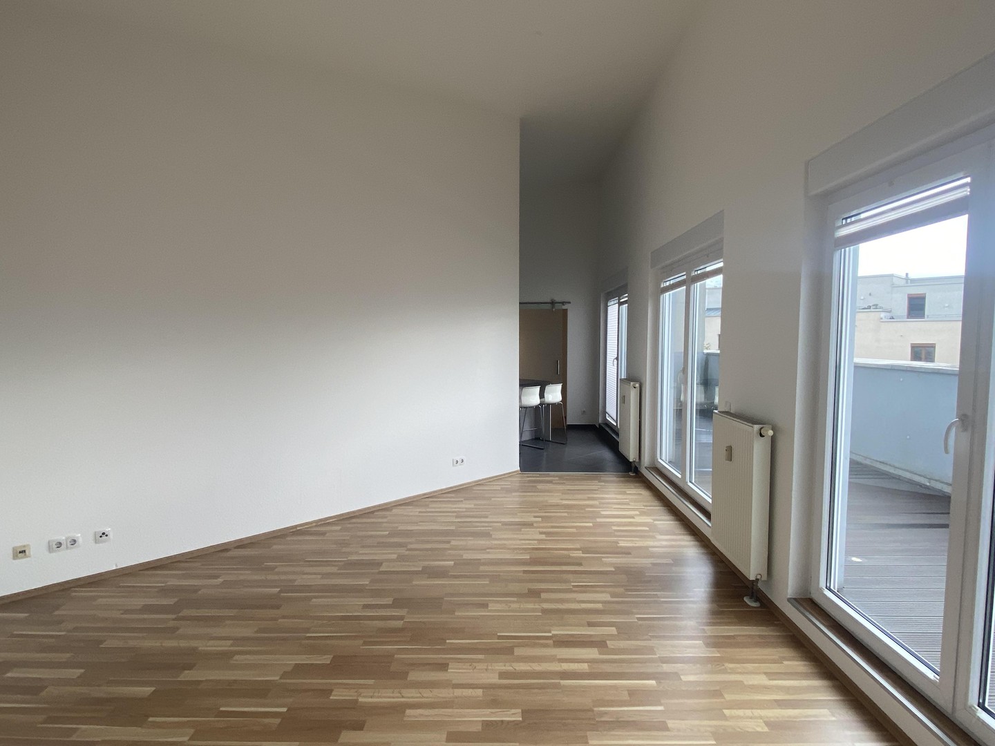 Sonnige Penthousewohnung mit Küche - 3 ZKB mit Terrasse, Keller und 2 x Stellplatz – Frankfurt – Vorschaubild 36