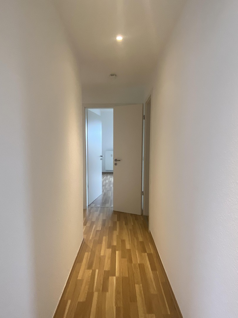 Sonnige Penthousewohnung mit Küche - 3 ZKB mit Terrasse, Keller und 2 x Stellplatz – Frankfurt – Vorschaubild 43