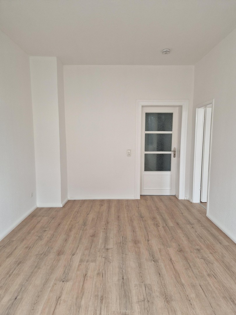 Schöne 2-Zimmer-Wohnung mit moderner Einbauküche - Stellplatz optional in Engelsdorf – Leipzig – Vorschaubild 4