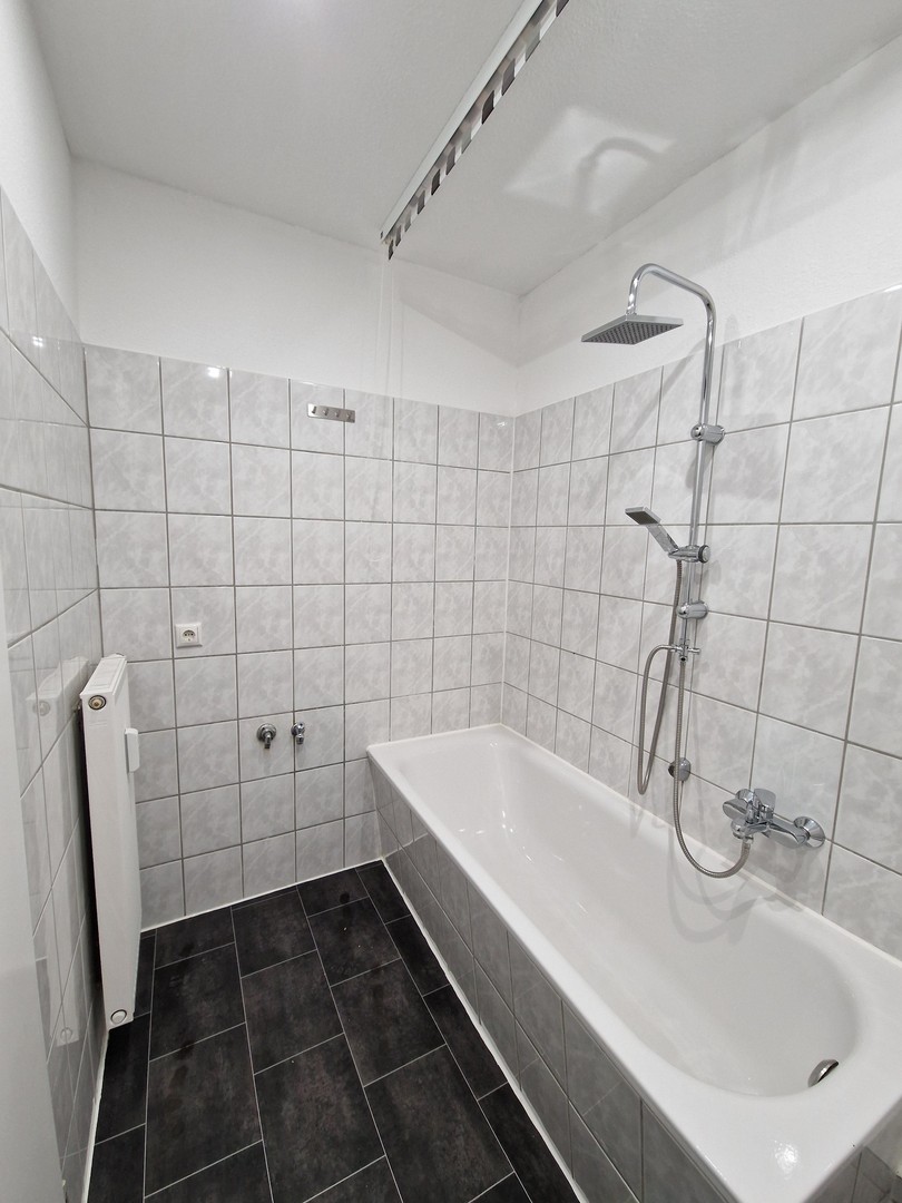 Schöne 2-Zimmer-Wohnung mit moderner Einbauküche - Stellplatz optional in Engelsdorf – Leipzig – Vorschaubild 11