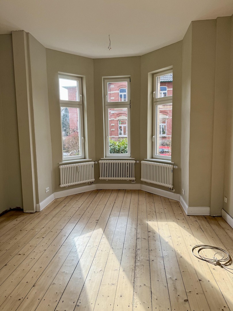 Stilvolle Altbauwohnung nach Kernsanierung | 3,5 Zimmer im Hochparterre – Norhteim – Vorschaubild 2
