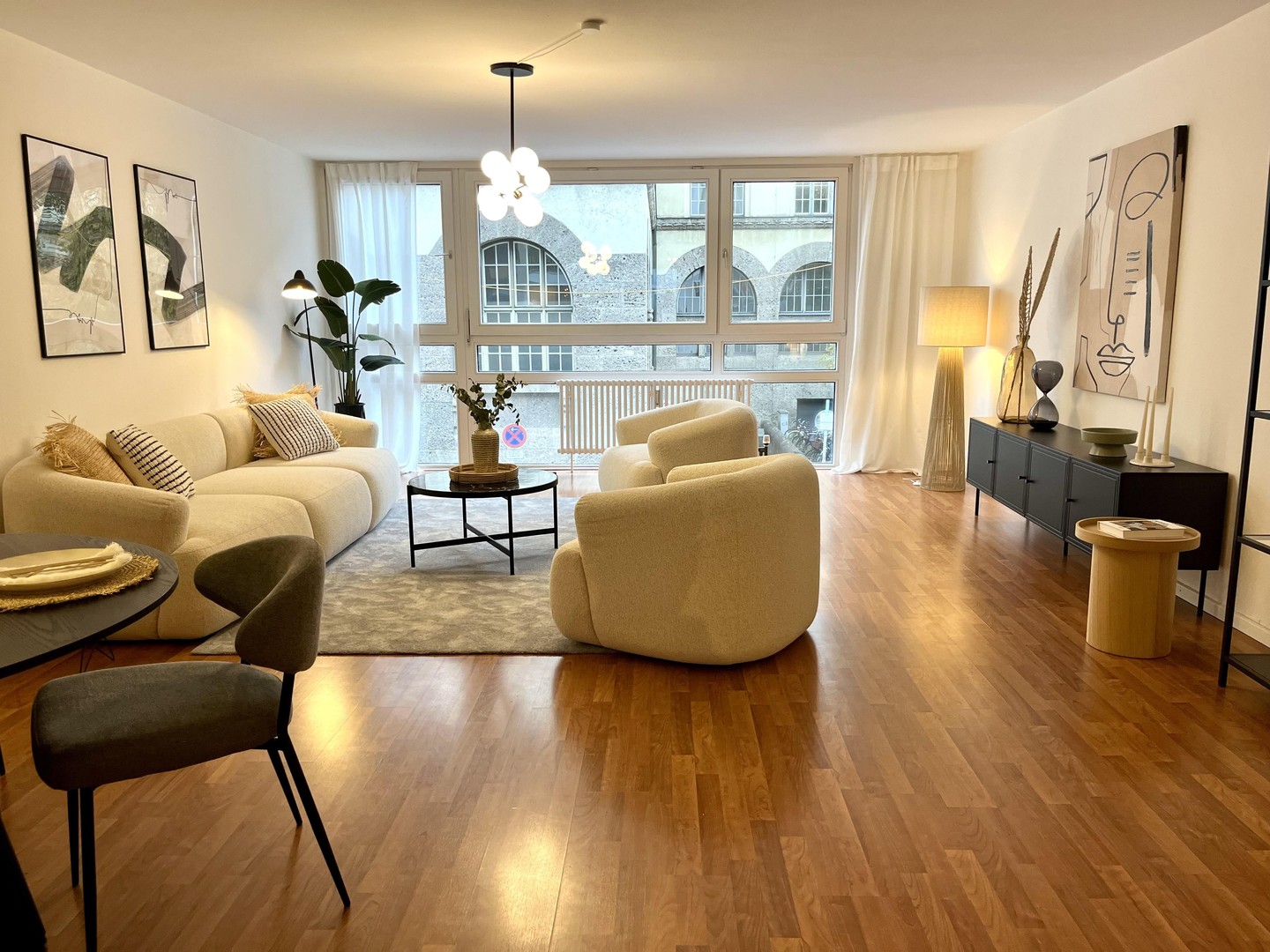 Sanierte 4,5-Zi.-Wohnung direkt an der LMU | Maxvorstadt | Perfekt für Familie oder WG (>3,8%) – München – Vorschaubild 3