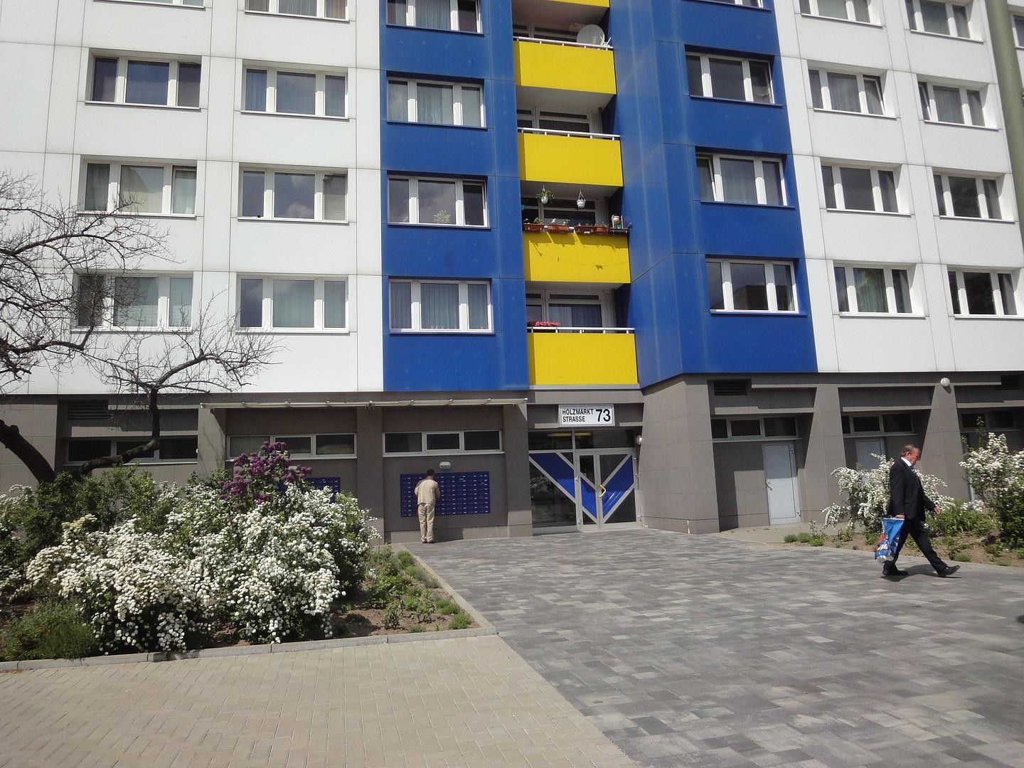 Zuvermieten Liebe Wohnung ,EBK,KELLER<