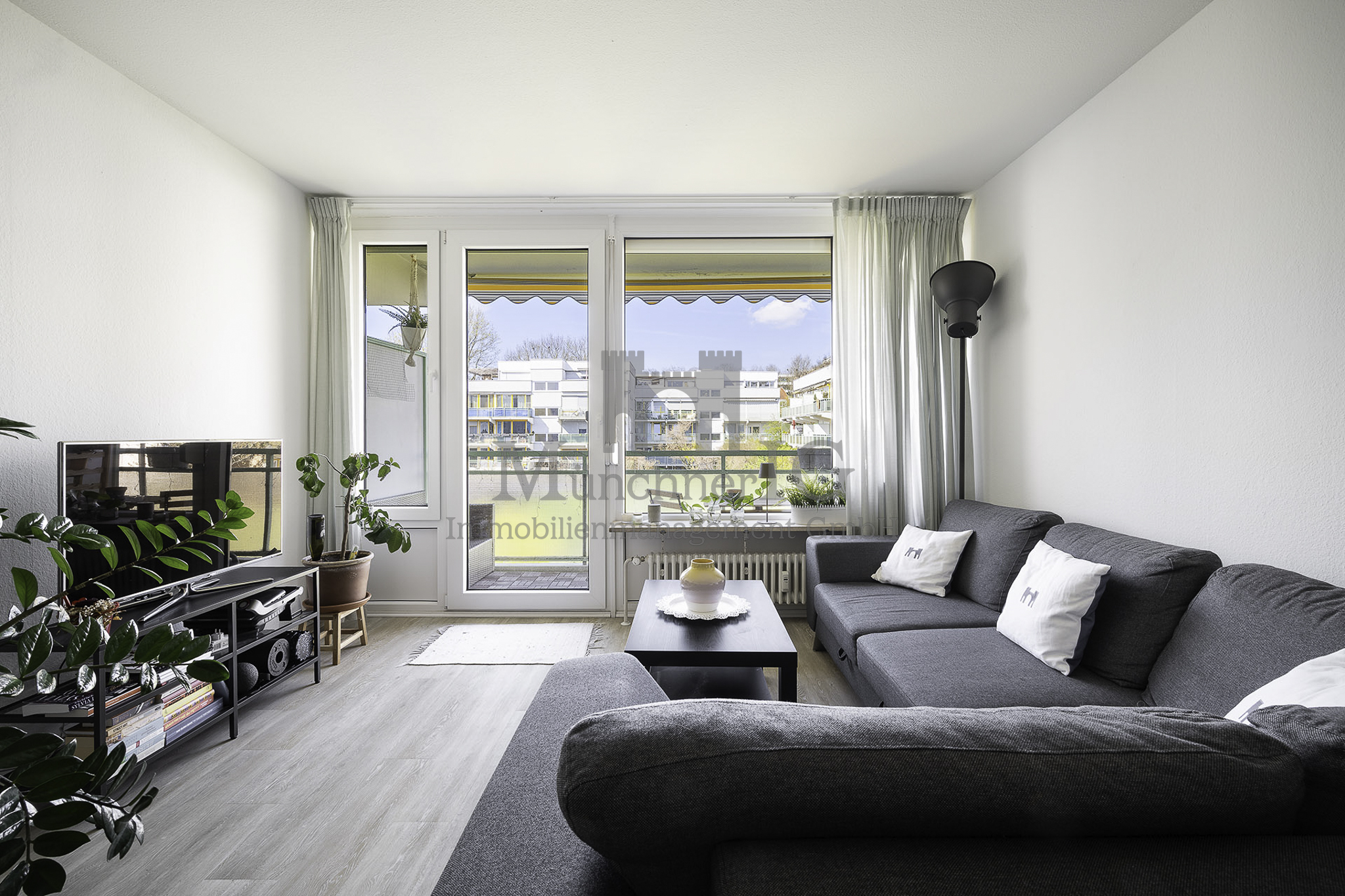 Münchner IG: Traumwohnung mit Swimming Pool & 1.500 qm großen Garten in begehrter Lage! – München – Vorschaubild 6
