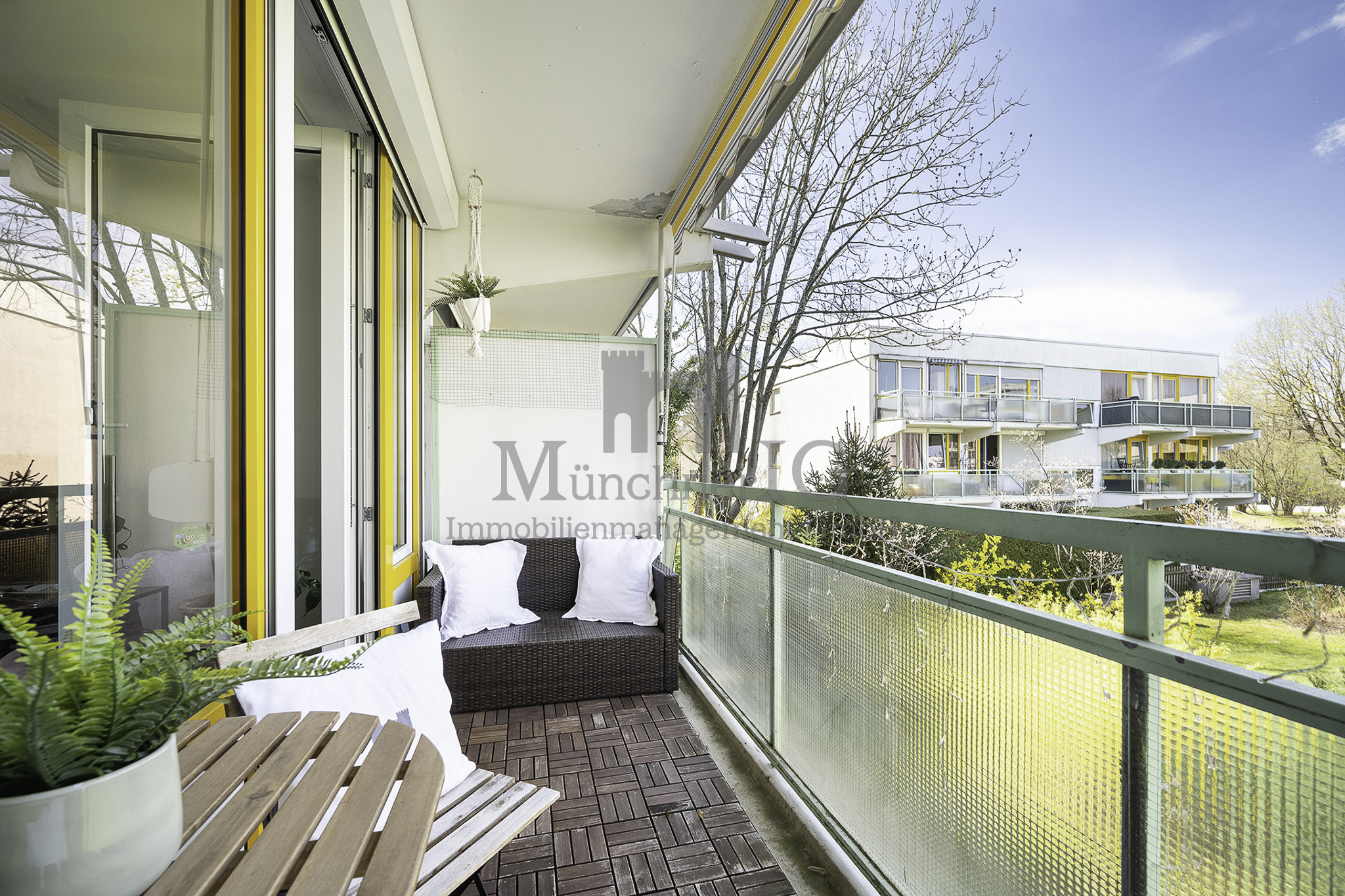 Münchner IG: Traumwohnung mit Swimming Pool & 1.500 qm großen Garten in begehrter Lage! – München – Vorschaubild 7