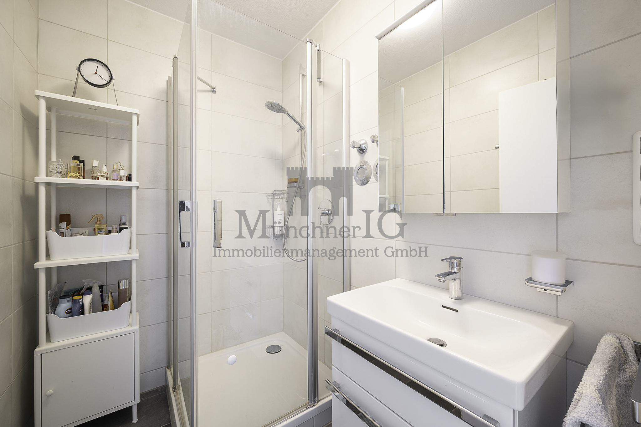 Münchner IG: Traumwohnung mit Swimming Pool & 1.500 qm großen Garten in begehrter Lage! – München – Vorschaubild 10