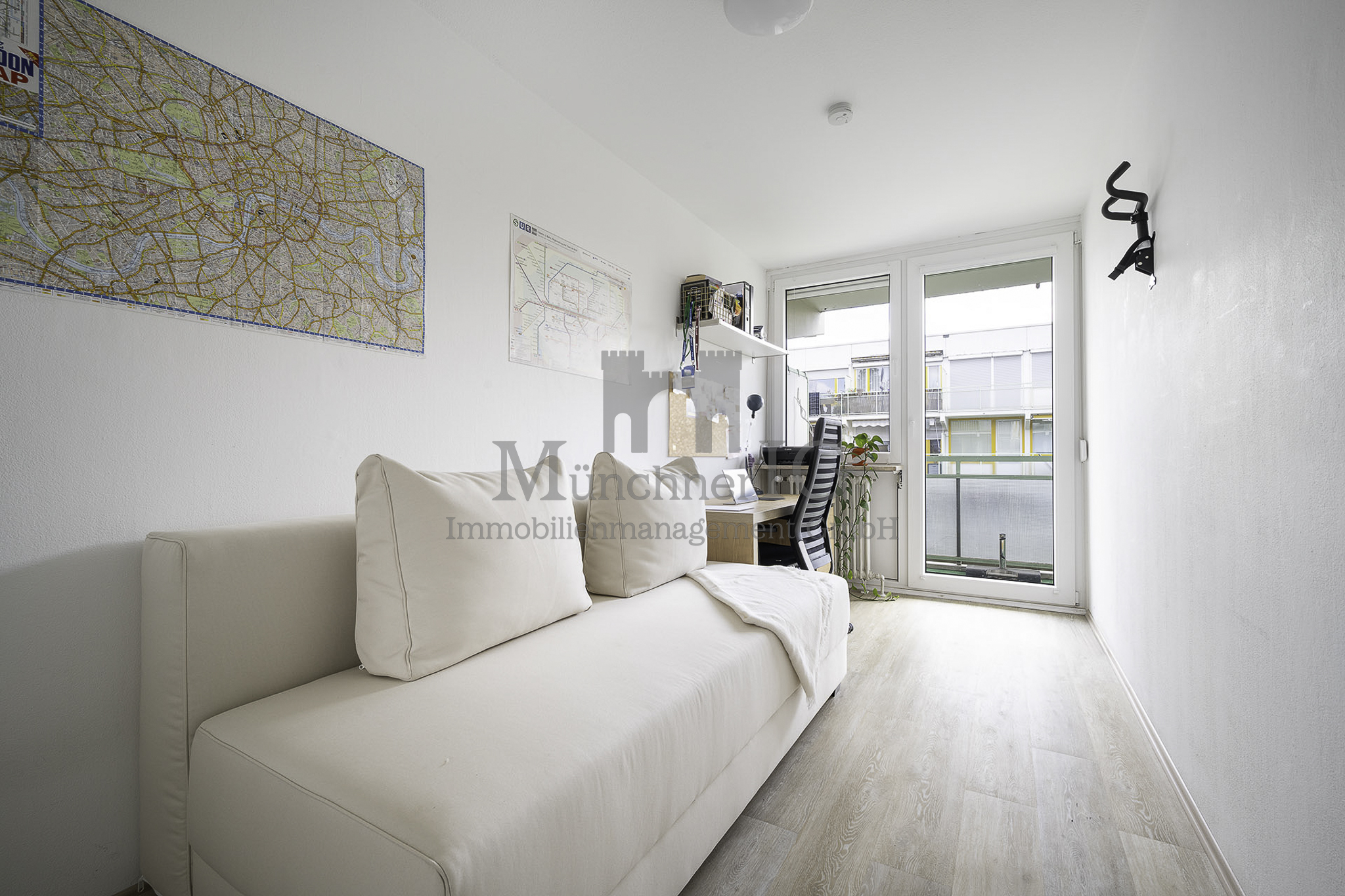 Münchner IG: Traumwohnung mit Swimming Pool & 1.500 qm großen Garten in begehrter Lage! – München – Vorschaubild 11
