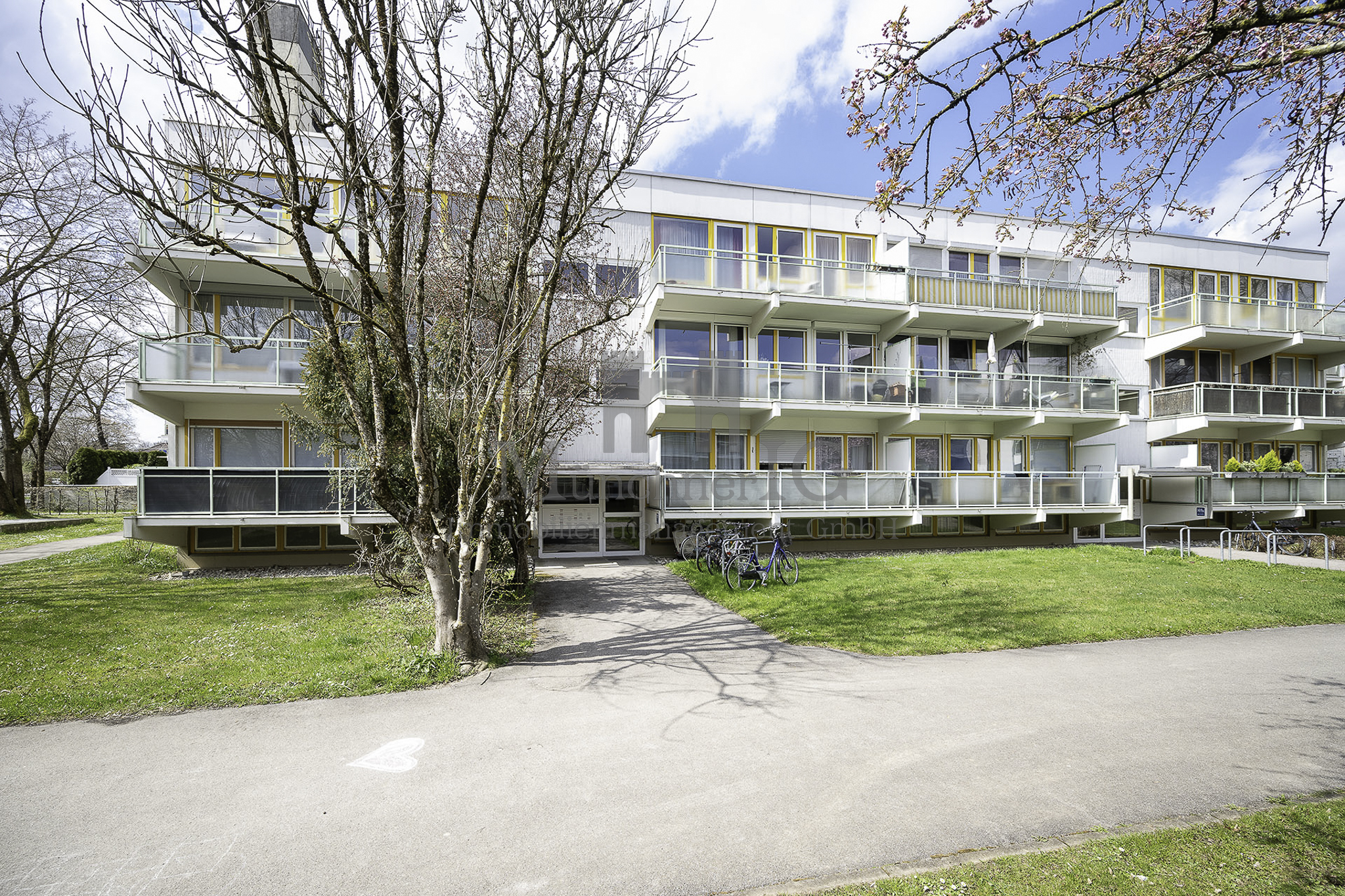 Münchner IG: Traumwohnung mit Swimming Pool & 1.500 qm großen Garten in begehrter Lage! – München – Vorschaubild 18