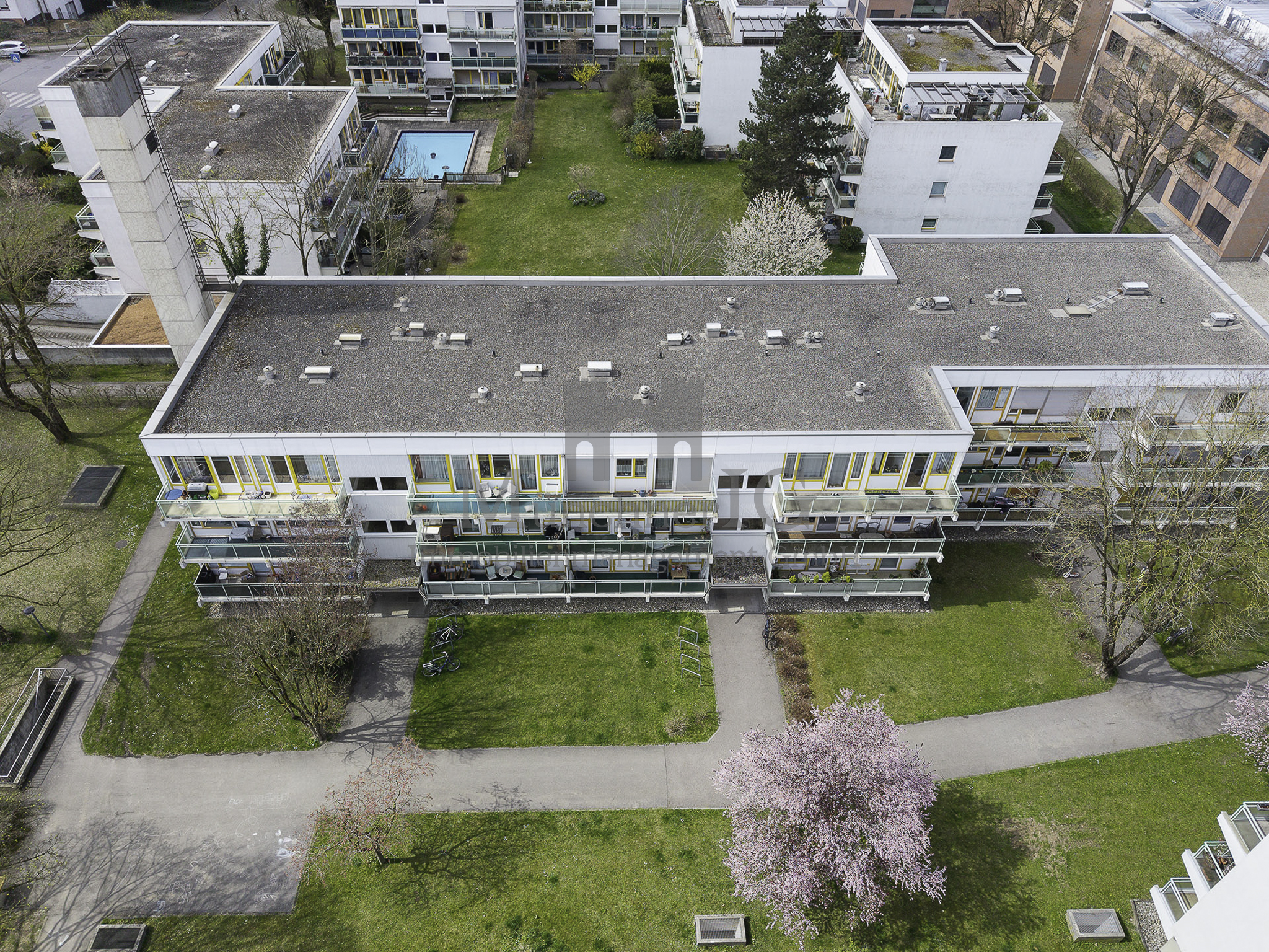 Münchner IG: Traumwohnung mit Swimming Pool & 1.500 qm großen Garten in begehrter Lage! – München – Vorschaubild 19