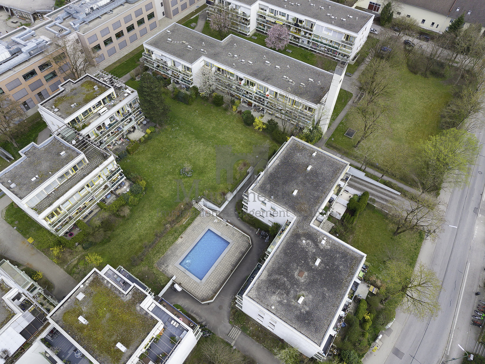 Münchner IG: Traumwohnung mit Swimming Pool & 1.500 qm großen Garten in begehrter Lage! – München – Vorschaubild 20