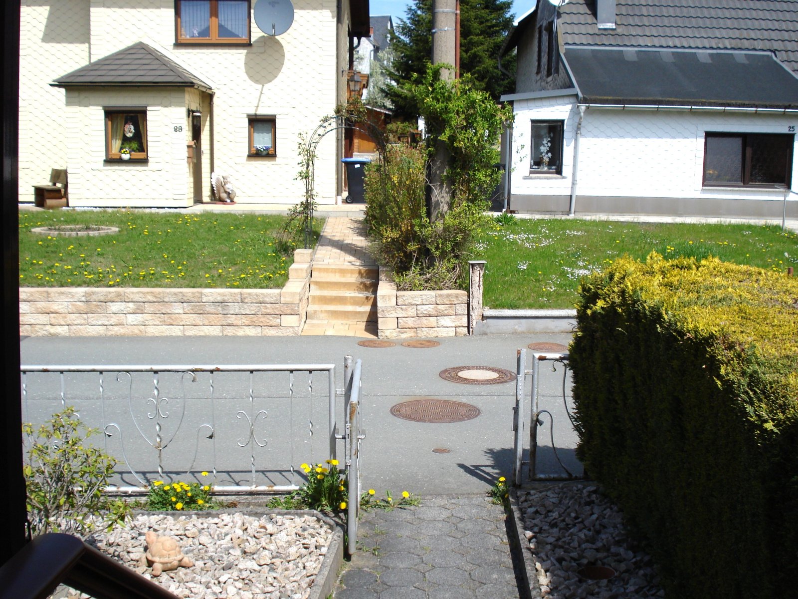 Saalfeld-Schmiedefeld, Doppelhaushälfte