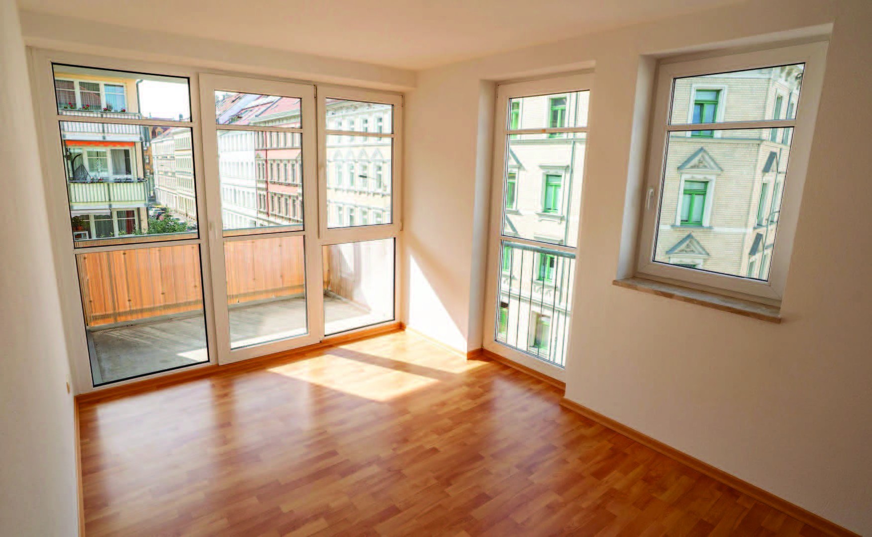helle barrierefreie 3 Raum Whg. neu saniert mit Balkonen – Leipzig – Vorschaubild 3