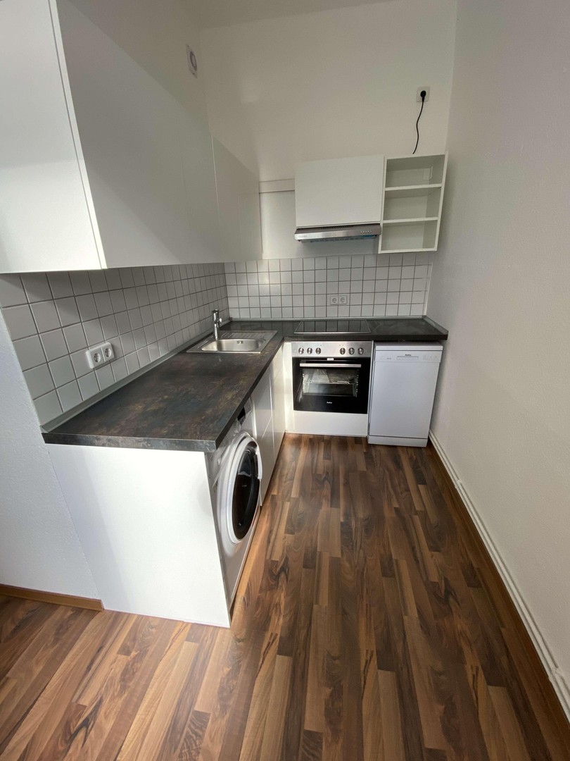Schöne möblierte 2-Zimmer Whg, renoviert + Einbauküche – Hannover – Vorschaubild 4