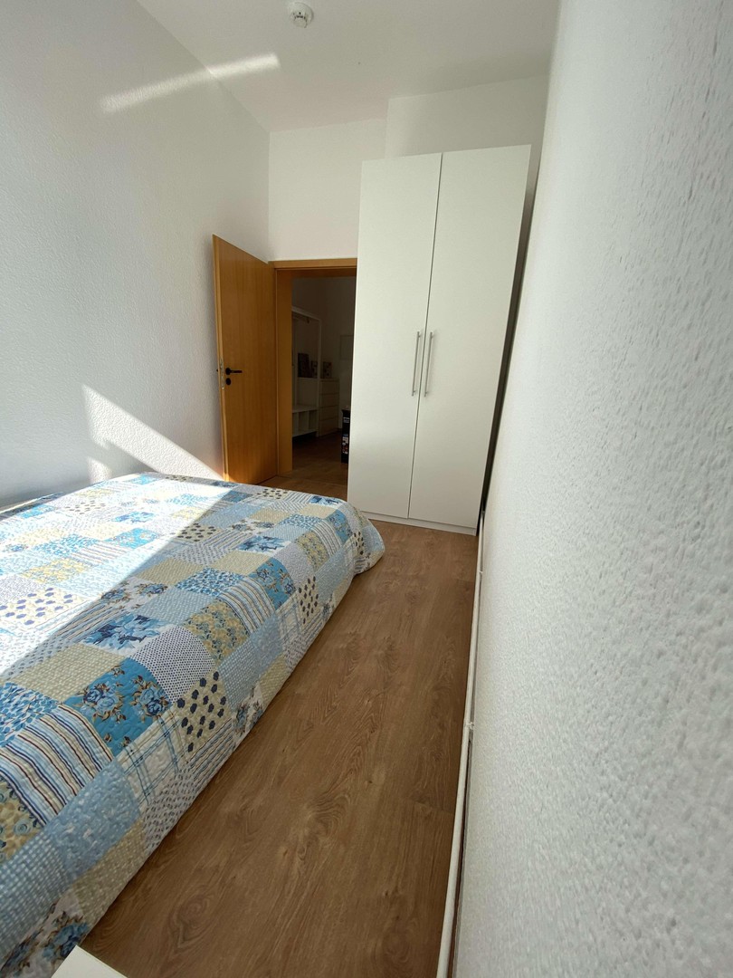 Schöne möblierte 2-Zimmer Whg, renoviert + Einbauküche – Hannover – Vorschaubild 12