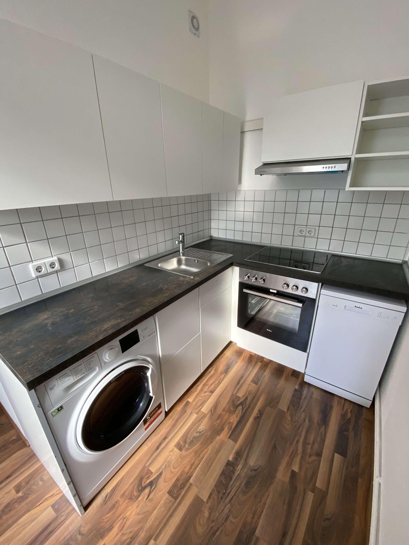 Schöne möblierte 2-Zimmer Whg, renoviert + Einbauküche – Hannover – Vorschaubild 3
